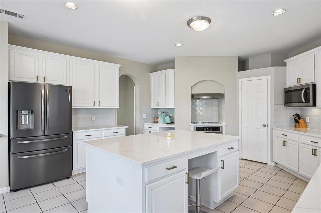 10005 Fairway Vista Drive, Rowlett, TX 75089