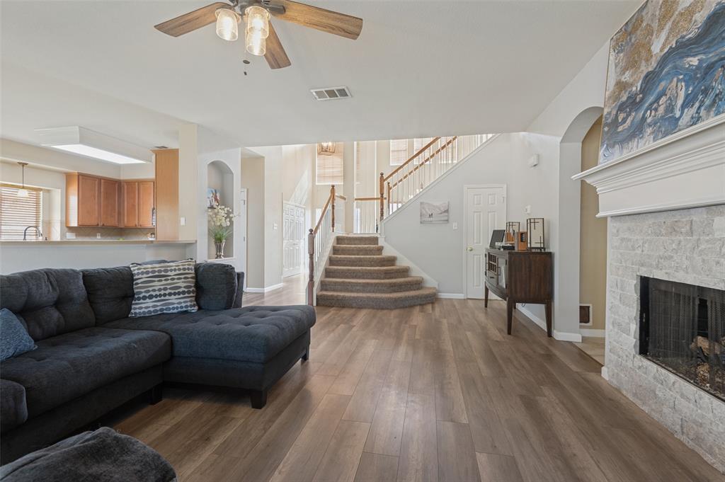7929 Stansfield Drive, Fort Worth, TX 76137