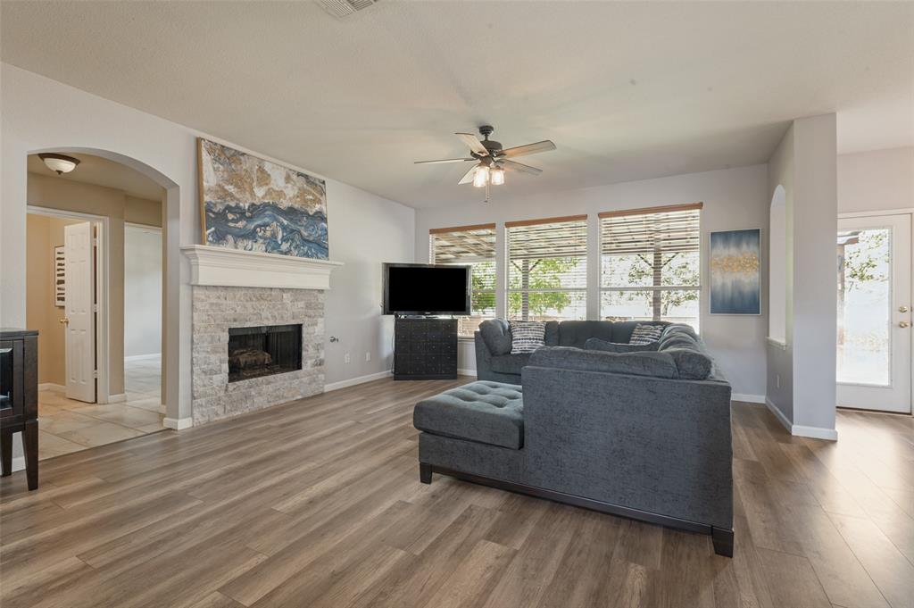 7929 Stansfield Drive, Fort Worth, TX 76137