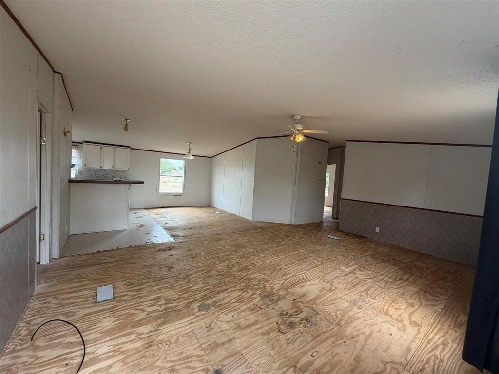 154 Hillside Drive, Troy, TX 76579