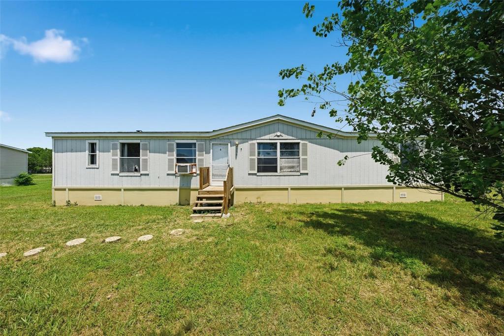 154 Hillside Drive, Troy, TX 76579