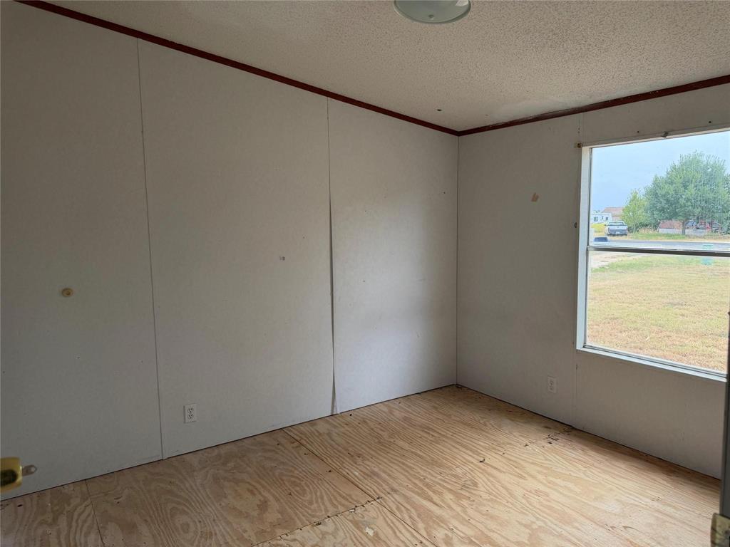 154 Hillside Drive, Troy, TX 76579