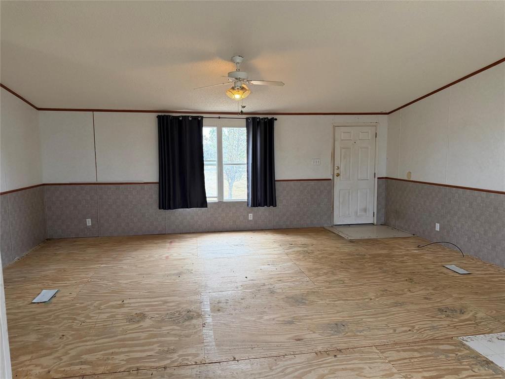 154 Hillside Drive, Troy, TX 76579