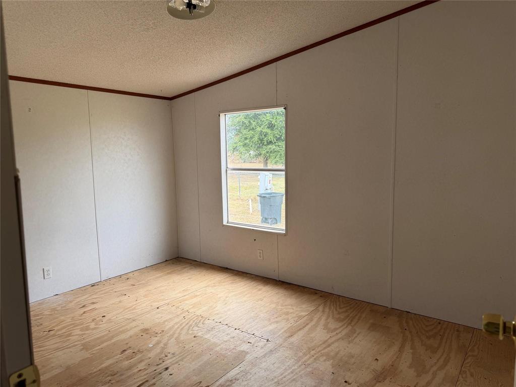 154 Hillside Drive, Troy, TX 76579