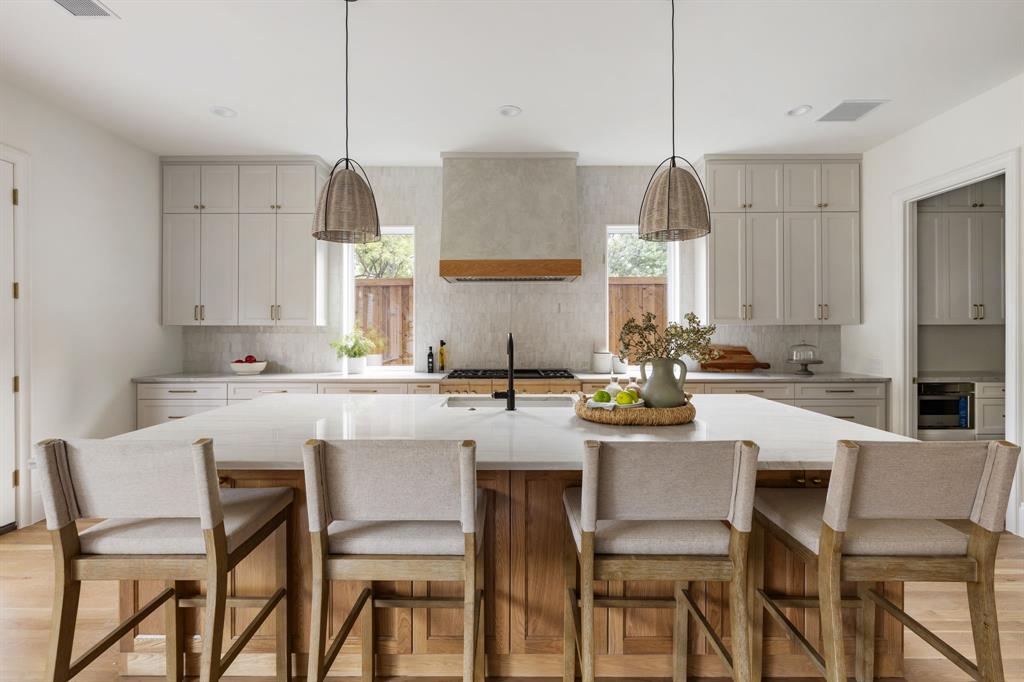 7158 Dalewood Lane, Dallas, TX 75214