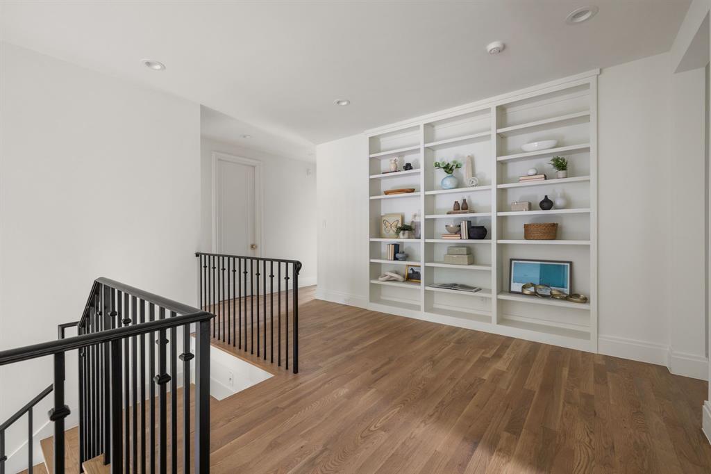 7158 Dalewood Lane, Dallas, TX 75214