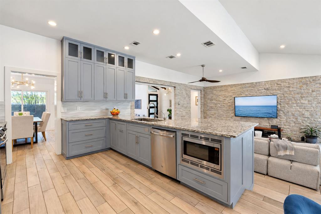 7326 Spring Valley Road, Dallas, TX 75254