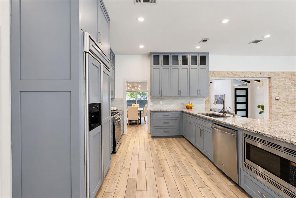 7326 Spring Valley Road, Dallas, TX 75254