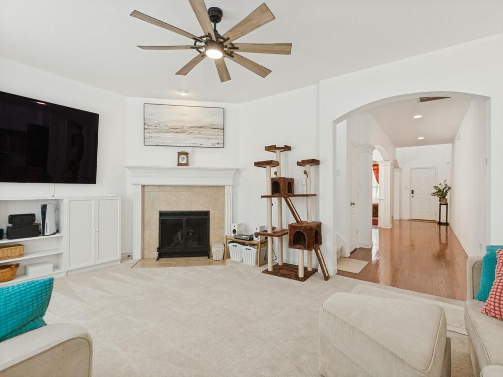 810 Grove Drive, Garland, TX 75040 810 Grove Drive, Garland, TX 75040