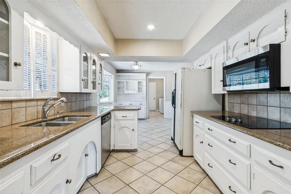 9351 Heatherdale Drive, Dallas, TX 75243