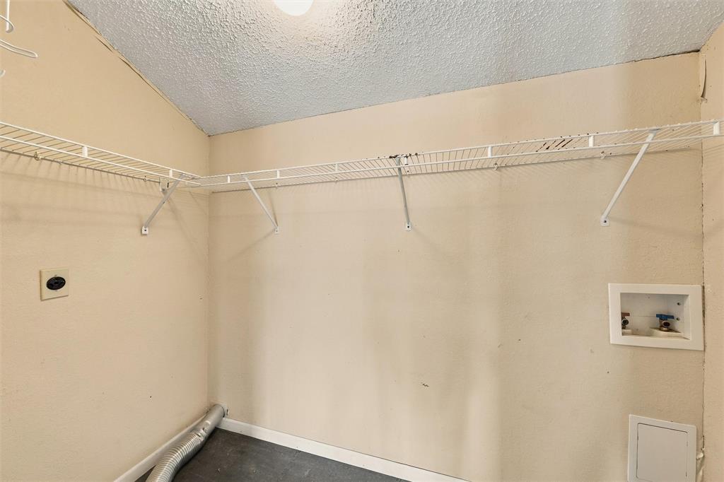 741 S 1st Street, Hewitt, TX 76643