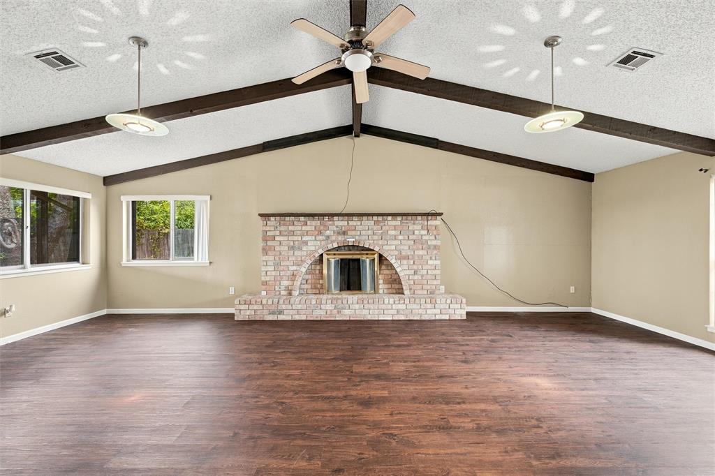 741 S 1st Street, Hewitt, TX 76643