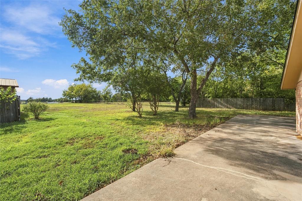 741 S 1st Street, Hewitt, TX 76643