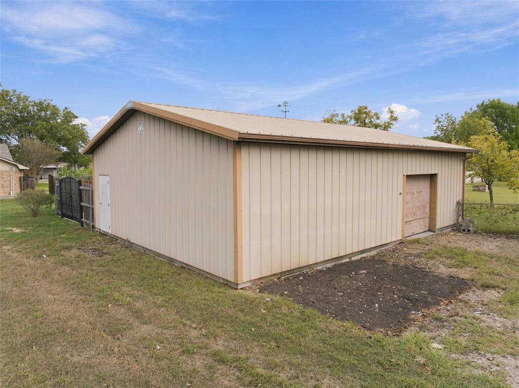 741 S 1st Street, Hewitt, TX 76643