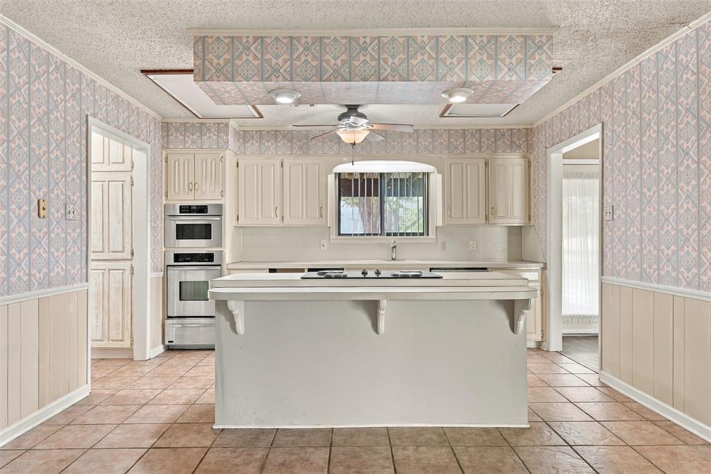 741 S 1st Street, Hewitt, TX 76643