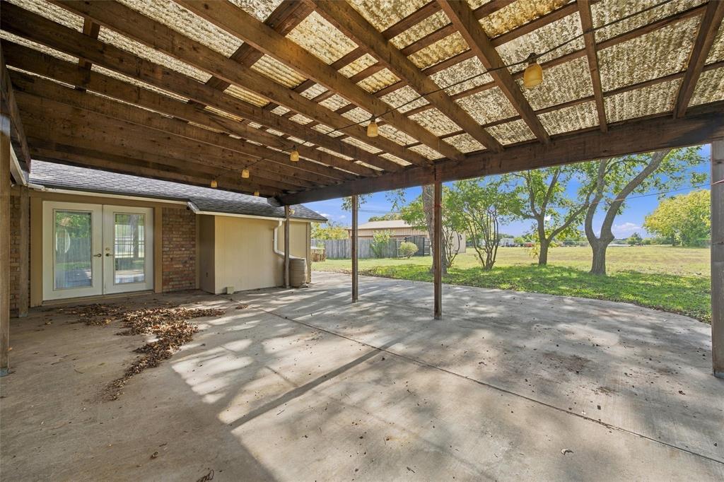 741 S 1st Street, Hewitt, TX 76643