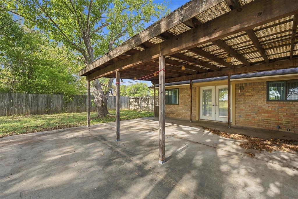 741 S 1st Street, Hewitt, TX 76643