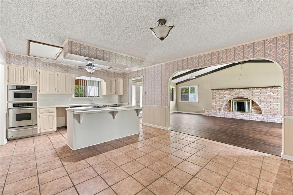 741 S 1st Street, Hewitt, TX 76643