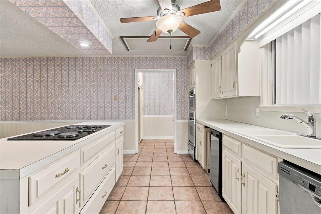 741 S 1st Street, Hewitt, TX 76643