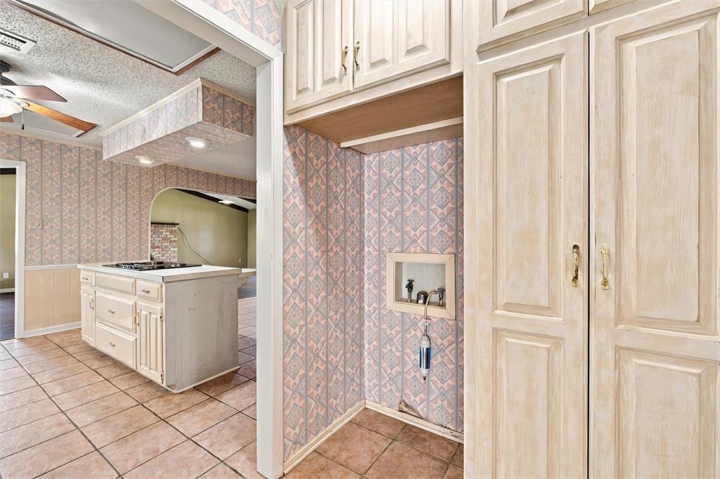 741 S 1st Street, Hewitt, TX 76643
