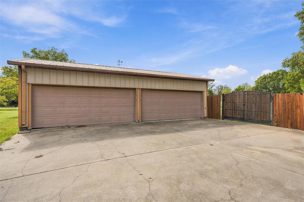 741 S 1st Street, Hewitt, TX 76643