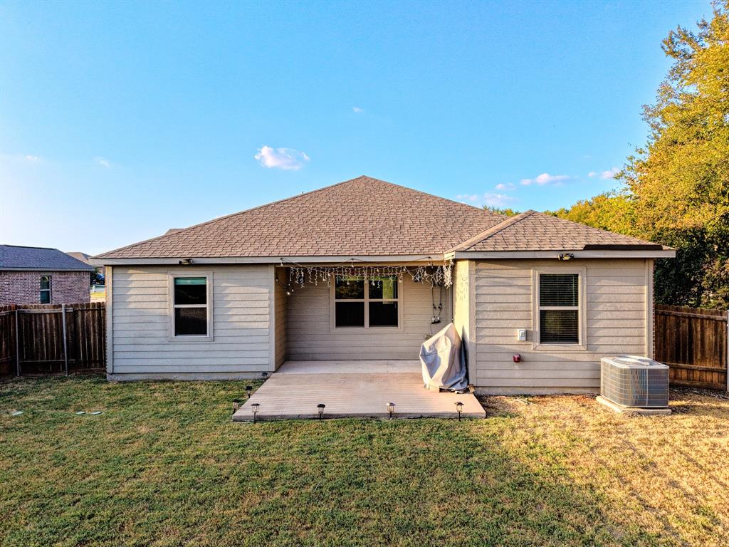 1401 Park Trails Boulevard, Princeton, TX 75407