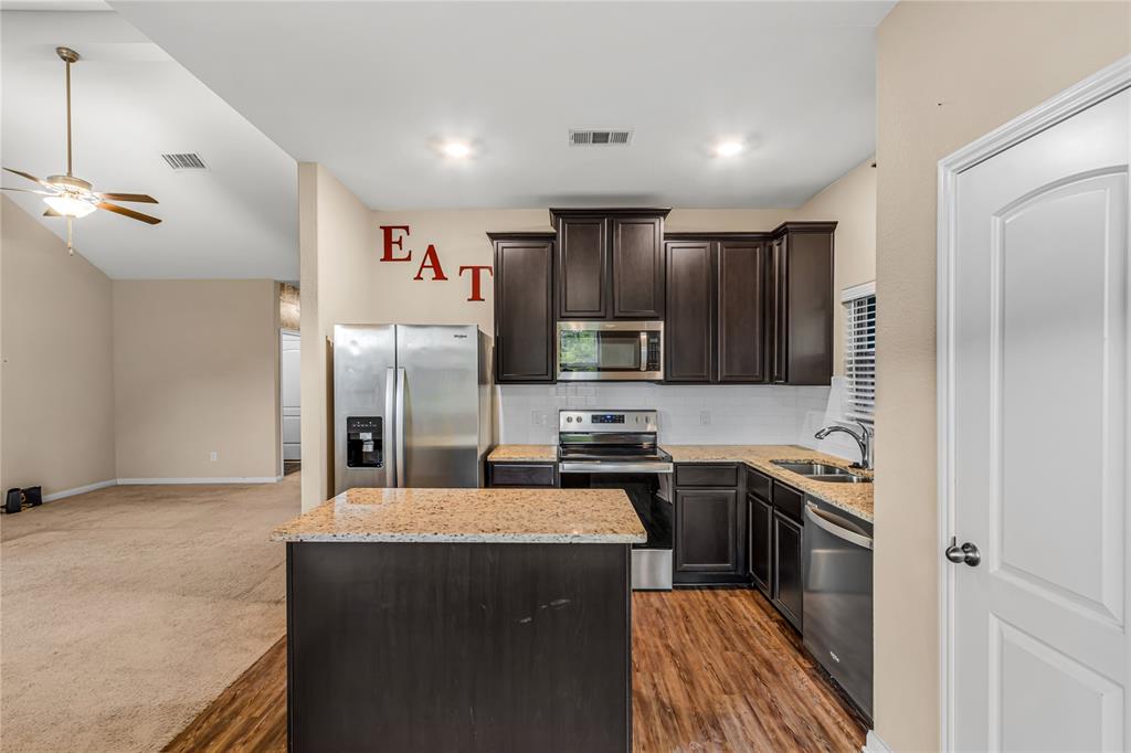 1401 Park Trails Boulevard, Princeton, TX 75407