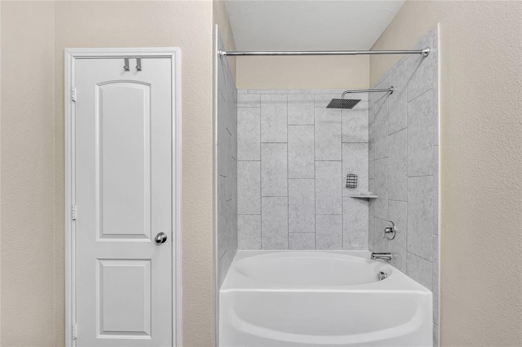 1401 Park Trails Boulevard, Princeton, TX 75407