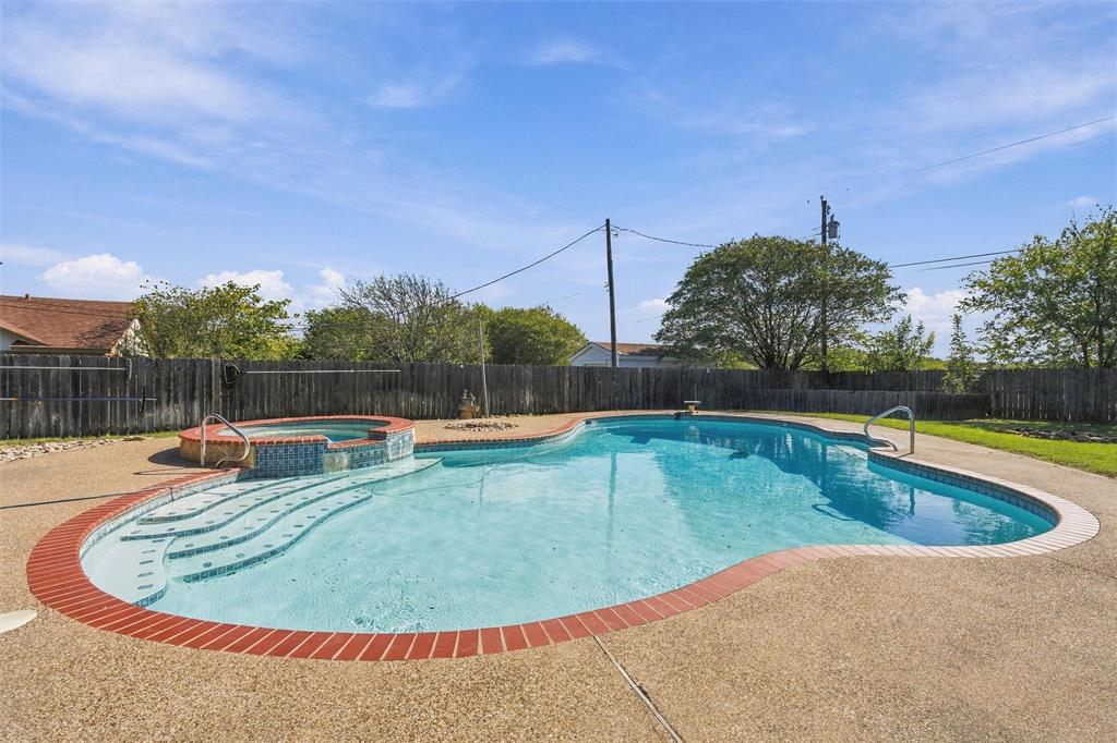 350 Jon Street, Lorena, TX 76655