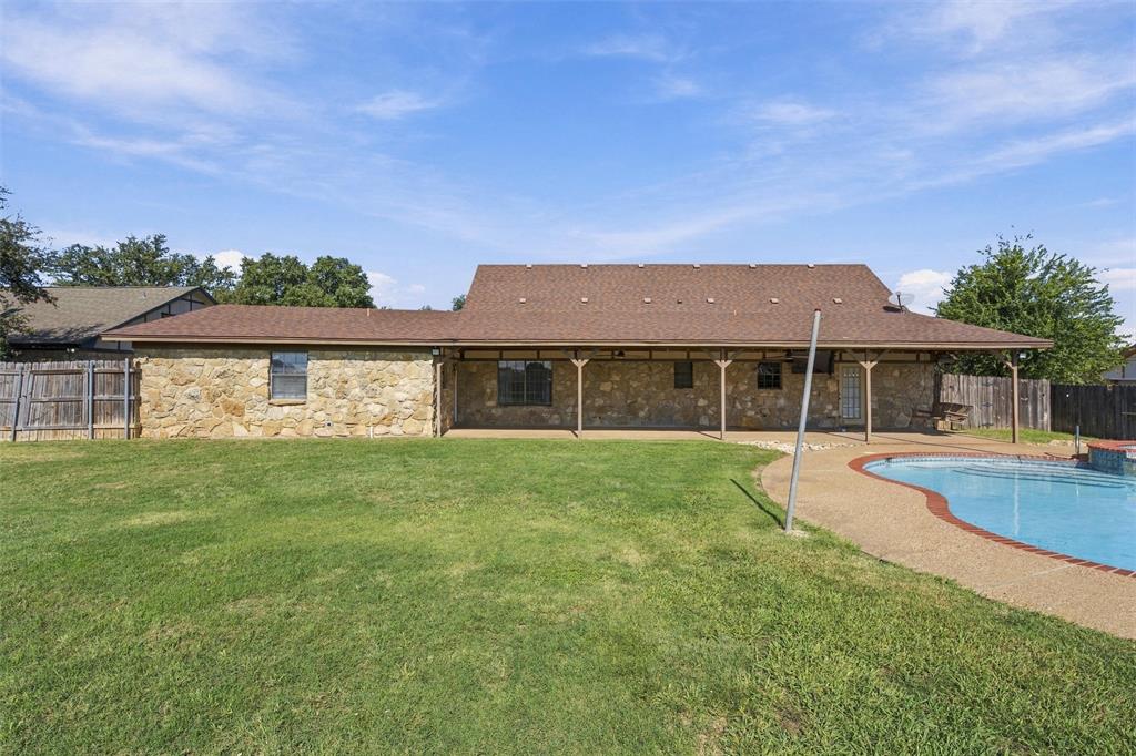 350 Jon Street, Lorena, TX 76655