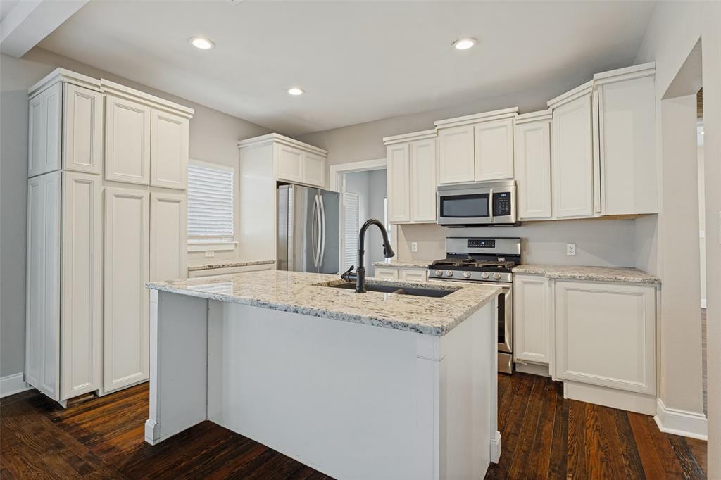 1221 Main Street, Garland, TX 75040 1221 Main Street, Garland, TX 75040