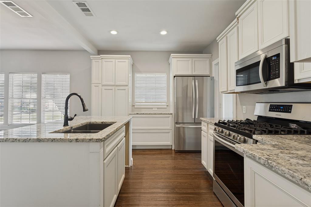 1221 Main Street, Garland, TX 75040 1221 Main Street, Garland, TX 75040