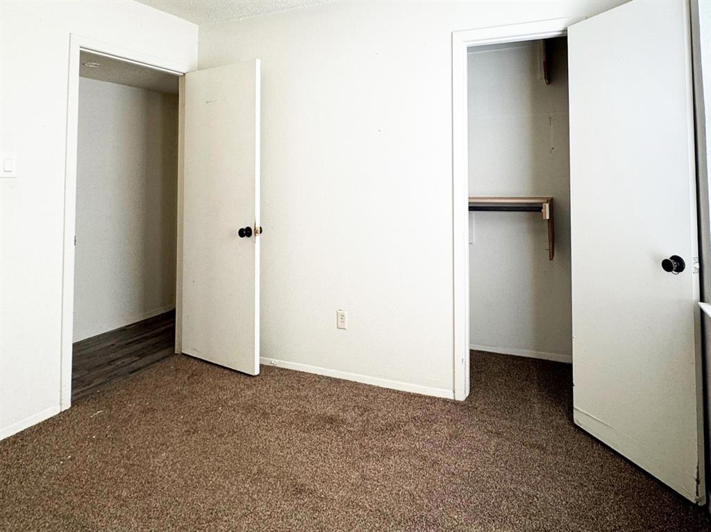 Middle bedroom