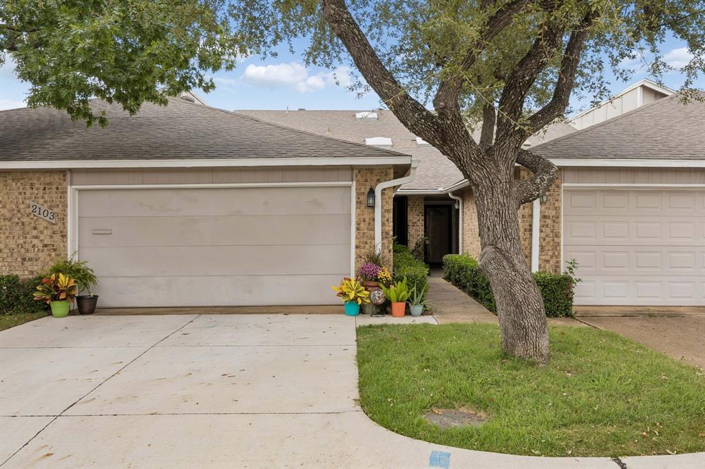 2103 Country Villa Drive, Carrollton, TX 75006