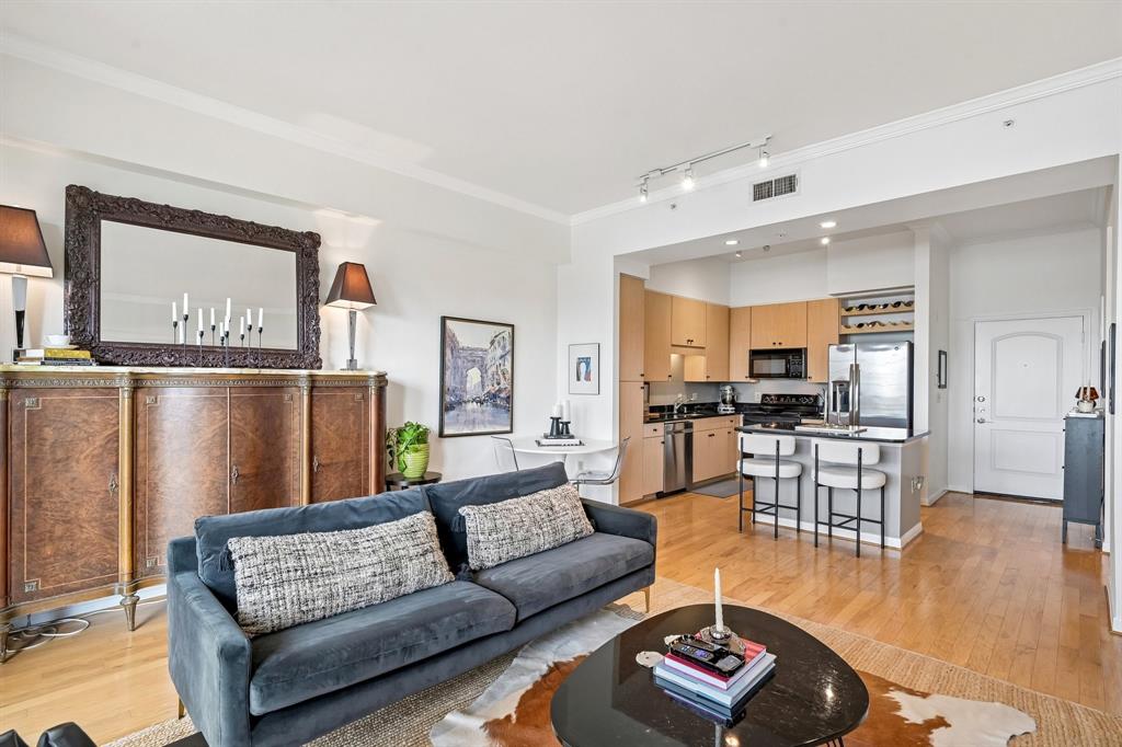 3225 Turtle Creek Boulevard, #914, Dallas, TX 75219