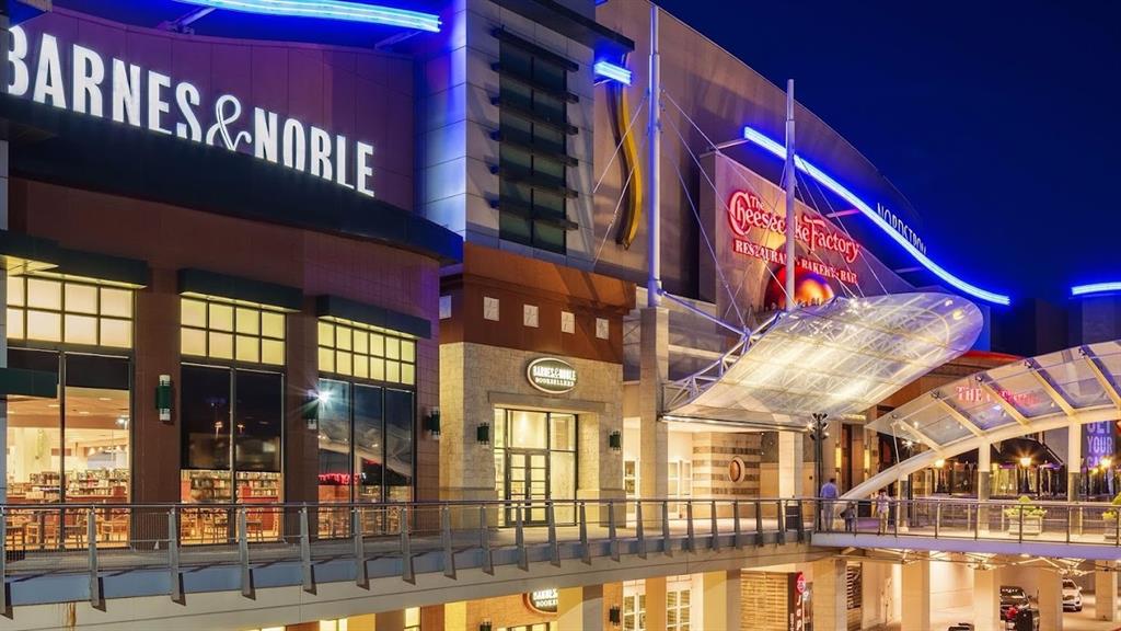 STONEBRIAR CENTER - SHOPPING, DINING. & ENTERTAINMENT. Additional content