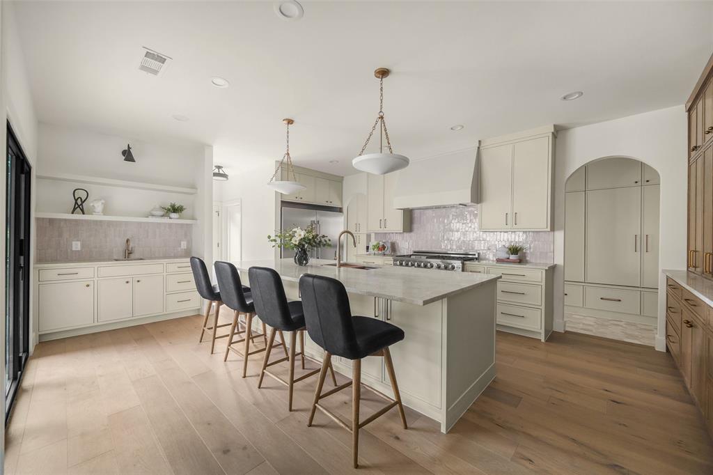 14518 Park Lake Court, Farmers Branch, TX 75234