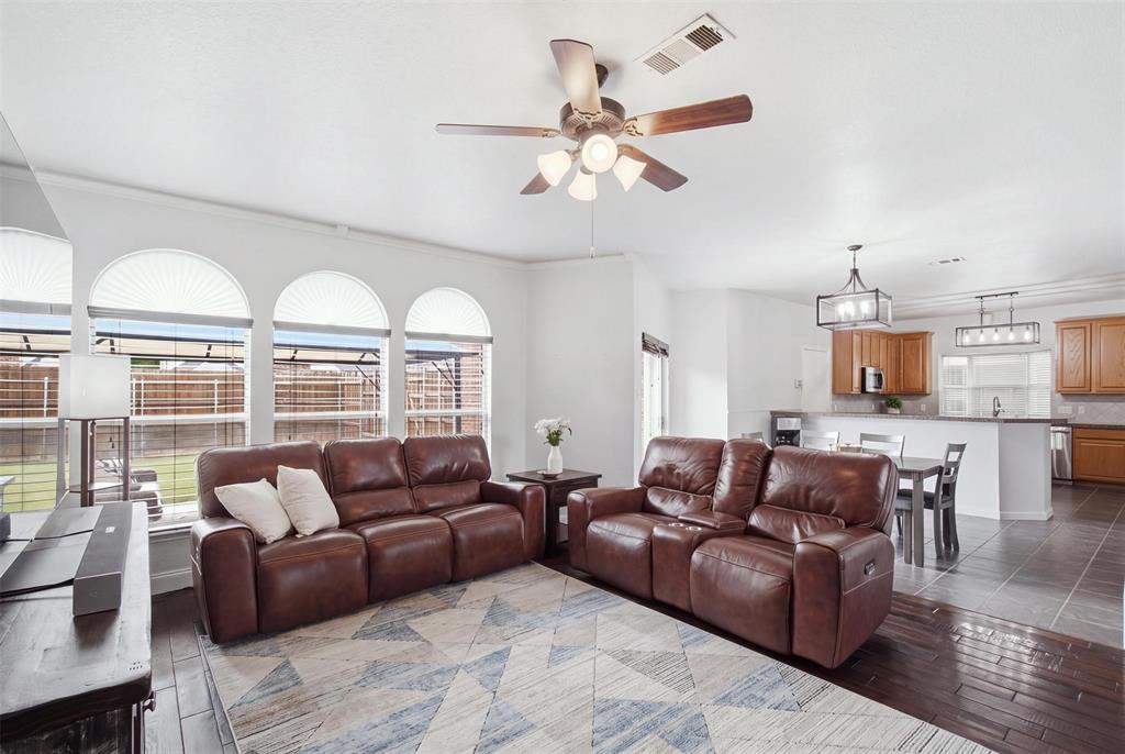 5609 Norris Drive, The Colony, TX 75056