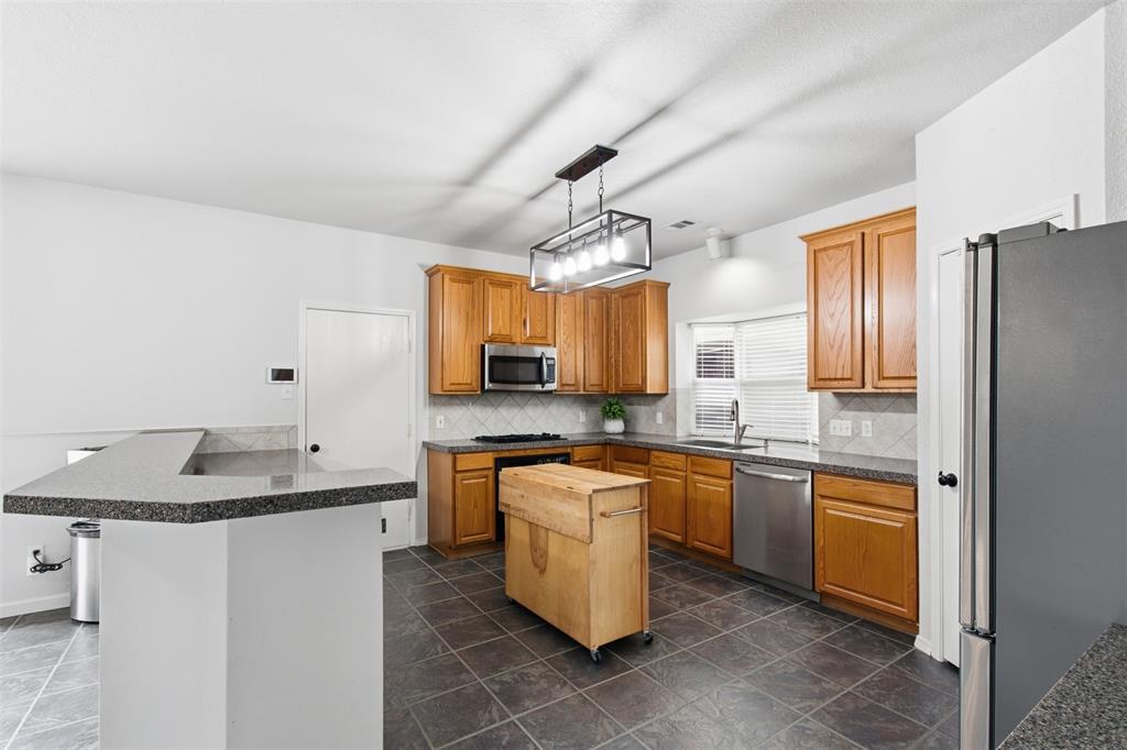 5609 Norris Drive, The Colony, TX 75056