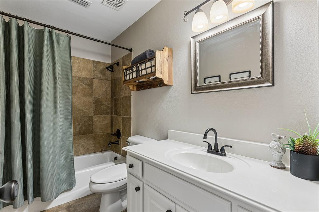 Upstairs Full Bath