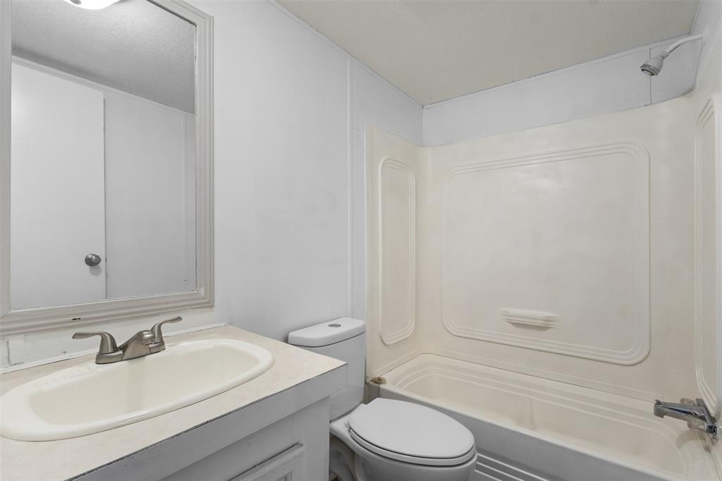125 Stephens Drive, Gun Barrel City, TX 75156