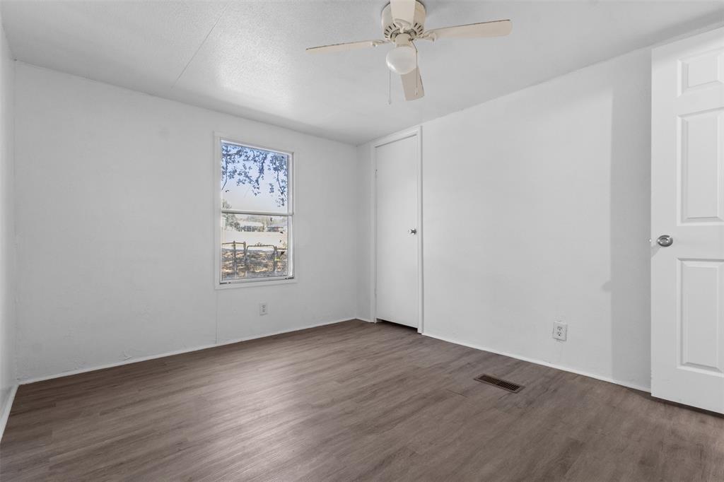 125 Stephens Drive, Gun Barrel City, TX 75156