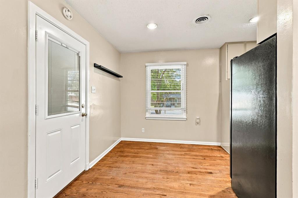 204 University Drive, Arlington, TX 76013