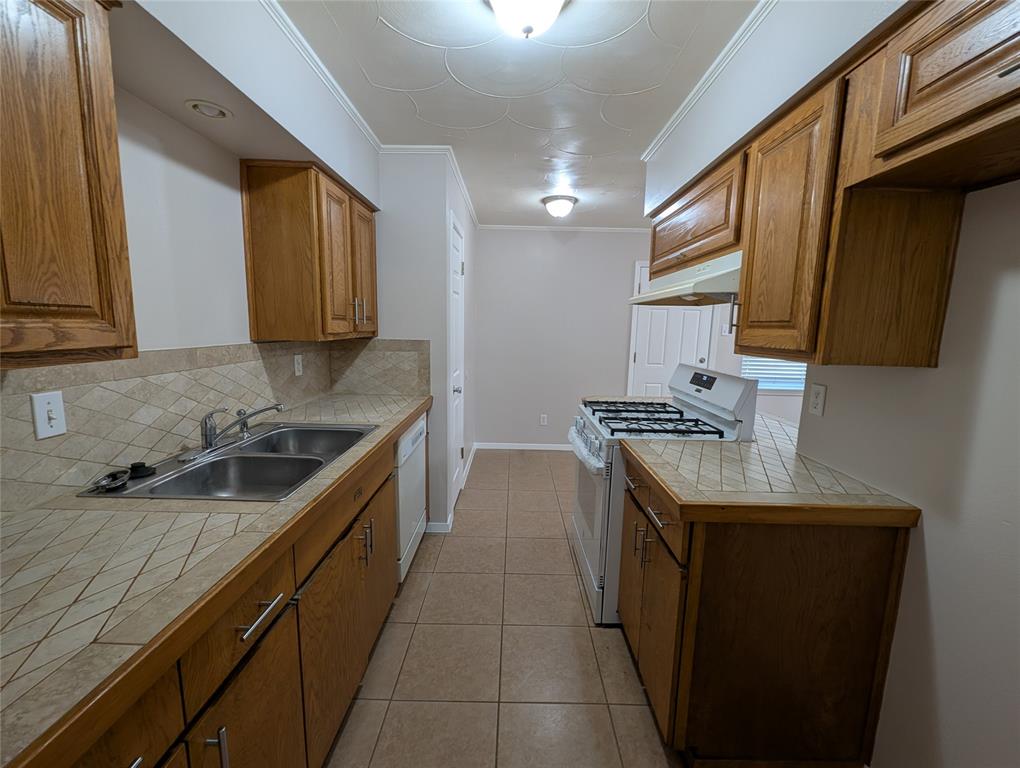 1305 Glenville Drive, Garland, TX 75042 1305 Glenville Drive, Garland, TX 75042