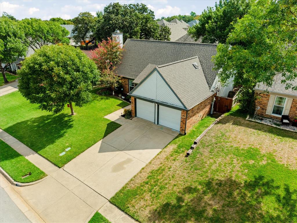208 Wildbriar Street, Euless, TX 76039