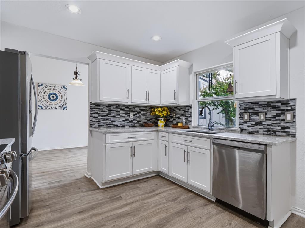 208 Wildbriar Street, Euless, TX 76039