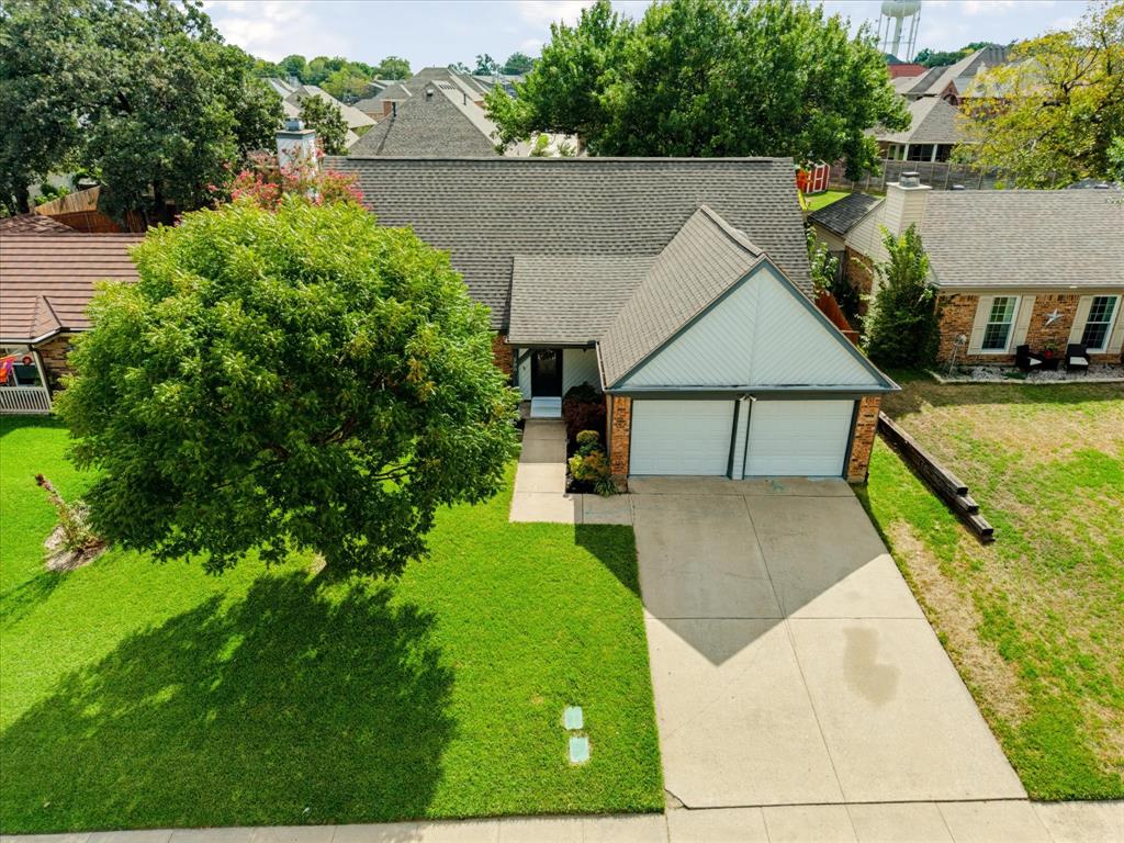 208 Wildbriar Street, Euless, TX 76039