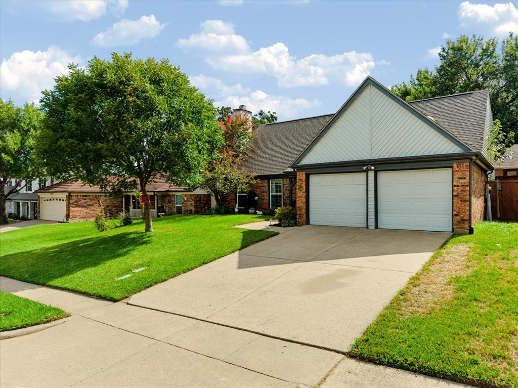 208 Wildbriar Street, Euless, TX 76039