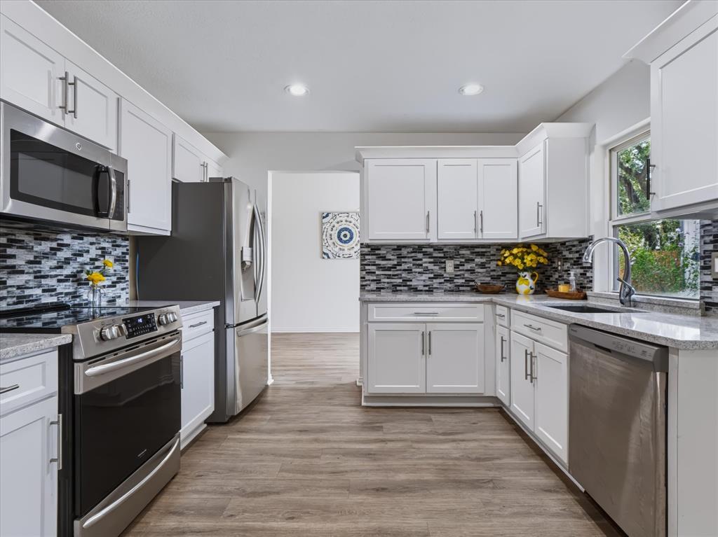 208 Wildbriar Street, Euless, TX 76039