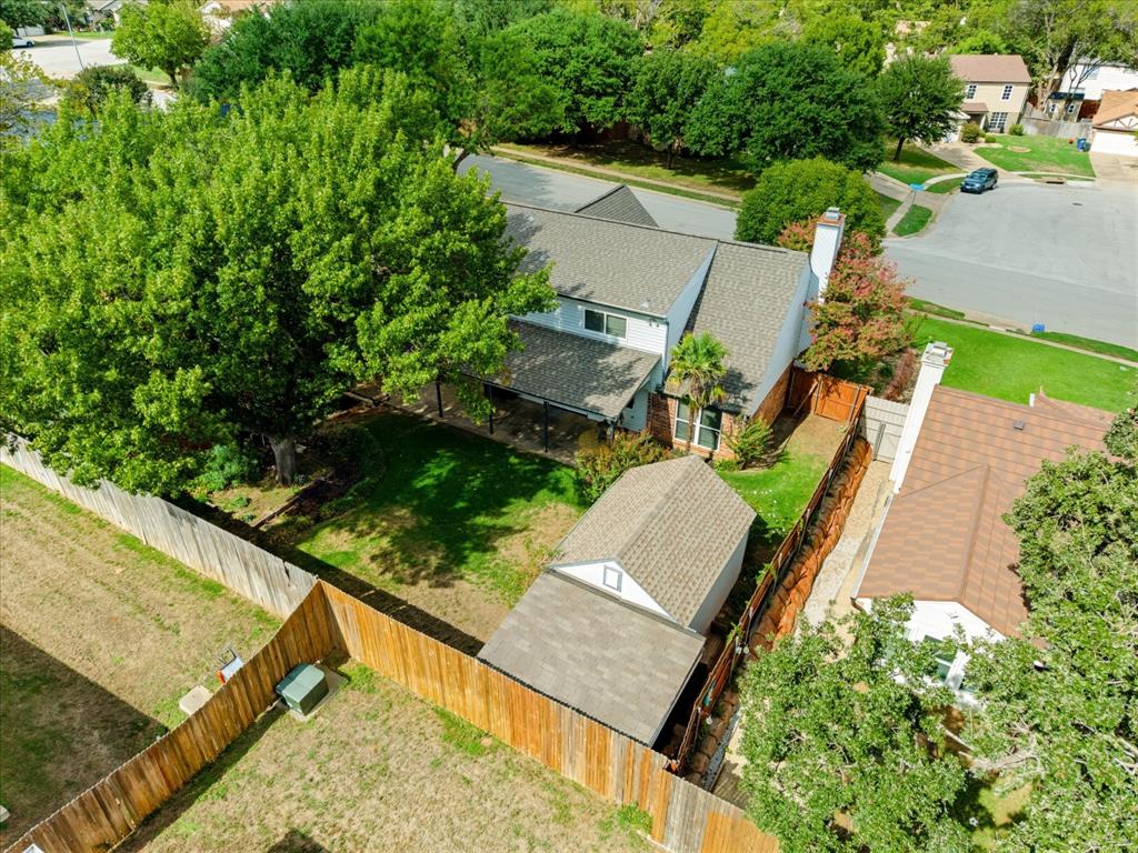 208 Wildbriar Street, Euless, TX 76039
